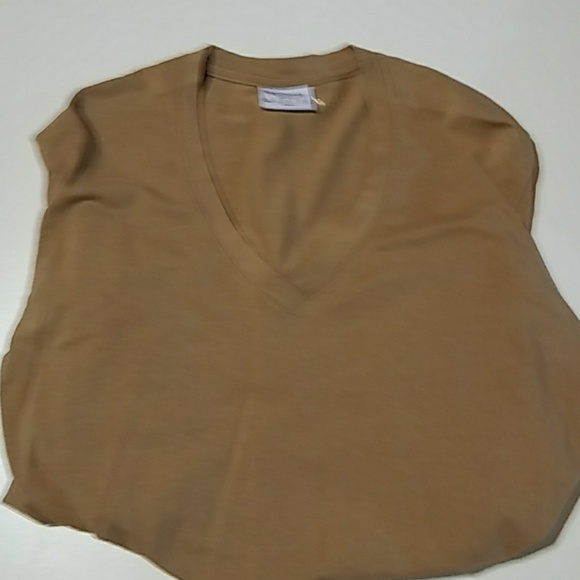 Clothing - Picture 7 of 8